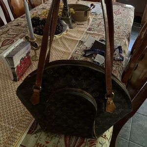 Louis Vutton bucket bag